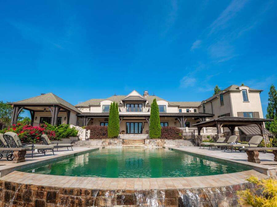 Infinity pool
